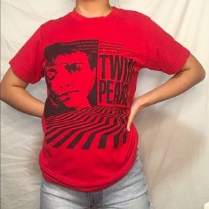 Twin peaks tee